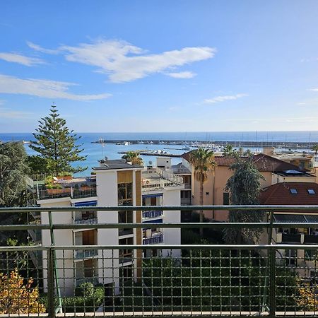 Ferienwohnung La Baia Nel Porto Sanremo Exterior foto