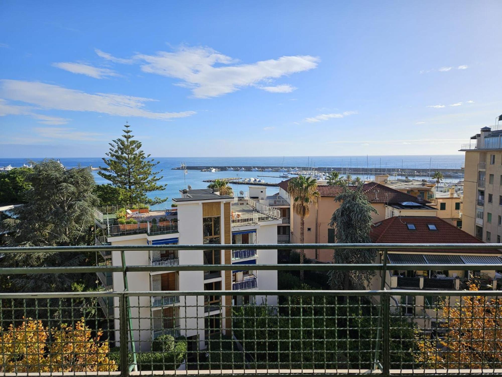 Ferienwohnung La Baia Nel Porto Sanremo Exterior foto